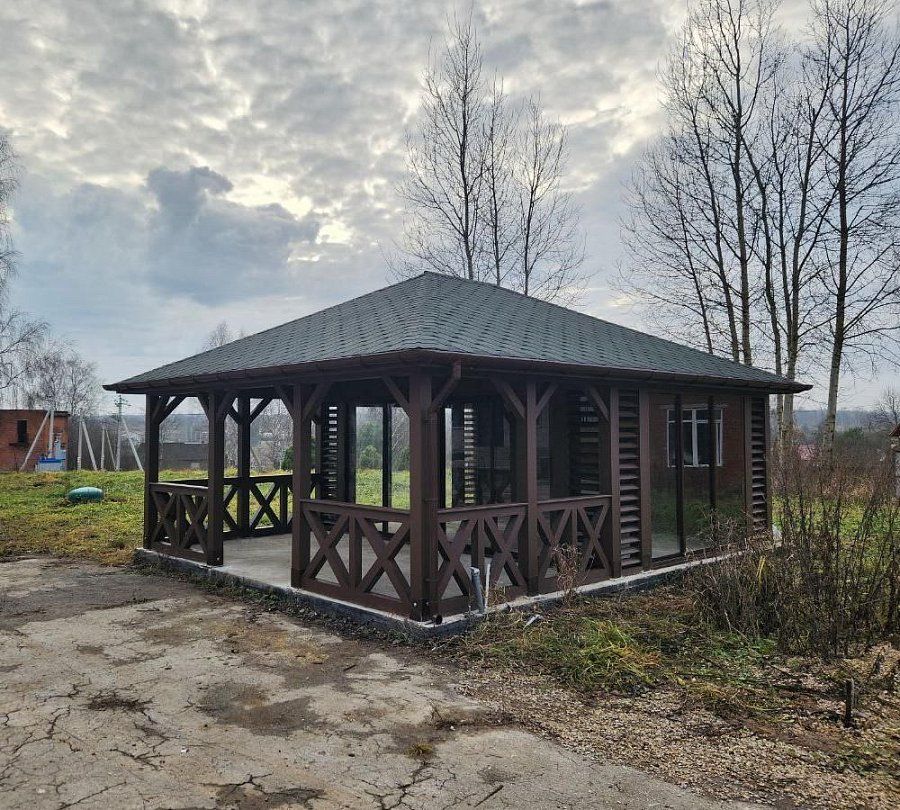 Закрытая беседка Клима